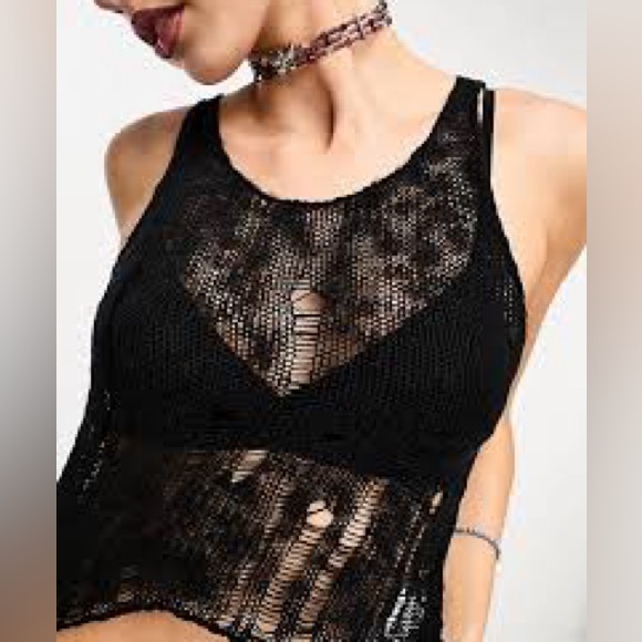 • laddered open hole knit tank top in black - Picture 3 of 3